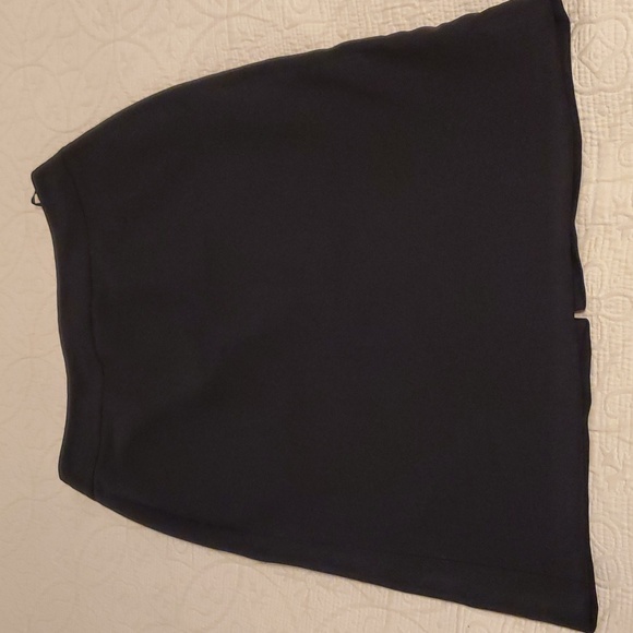 💥Hugo Boss Wool Skirt - Picture 2 of 16